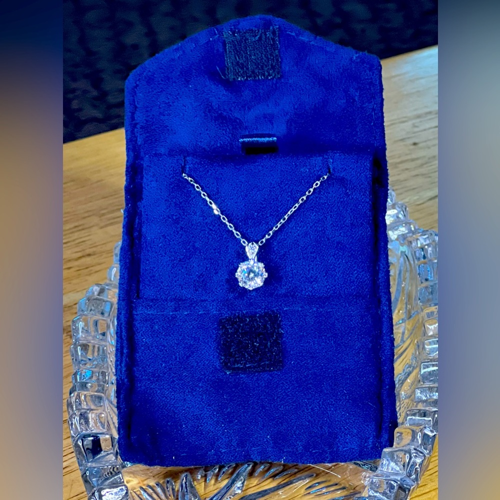 Tacori for Diamonique 2CT pendant with chain